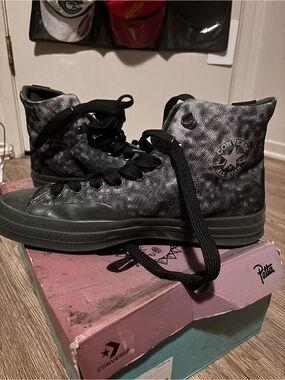 Converse Shoe Box with Teal and Pink Accents